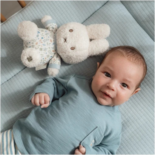 Miffy hug 20 cm Lucky Leaves