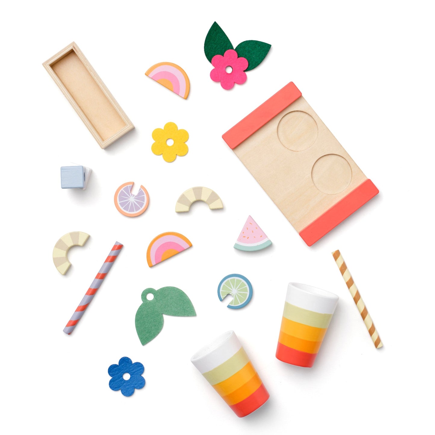 Wooden play set with fruit drinks