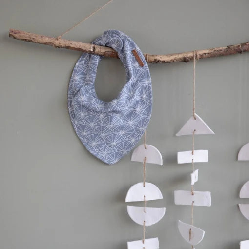 Bandana bib Lily Leaves Blue