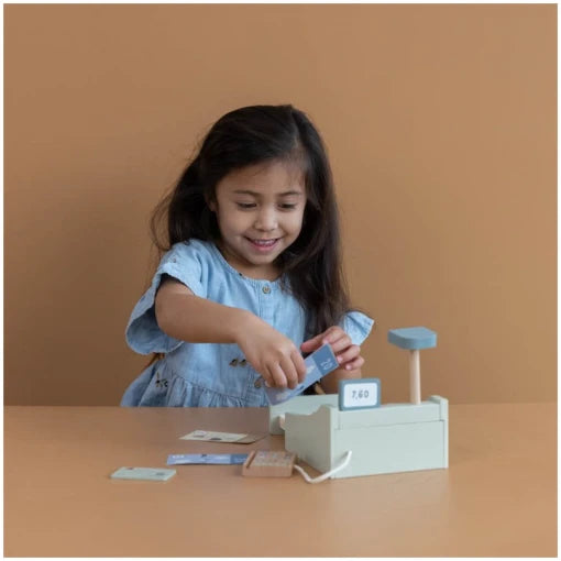 Toy cash register with scanner