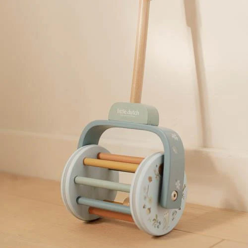 Push Along Rattle Forest Friends