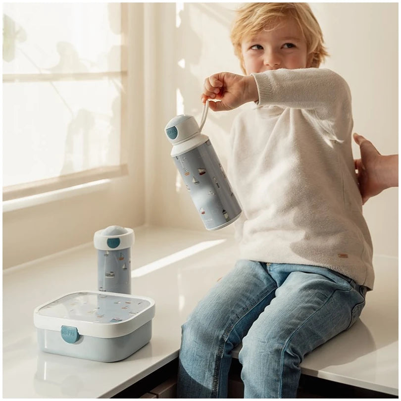 Lunchbox Sailors Bay