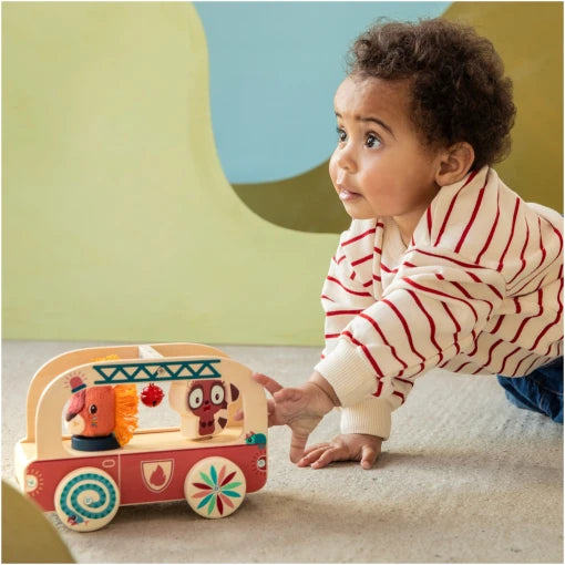 Magical wooden bus – Lena the Unicorn