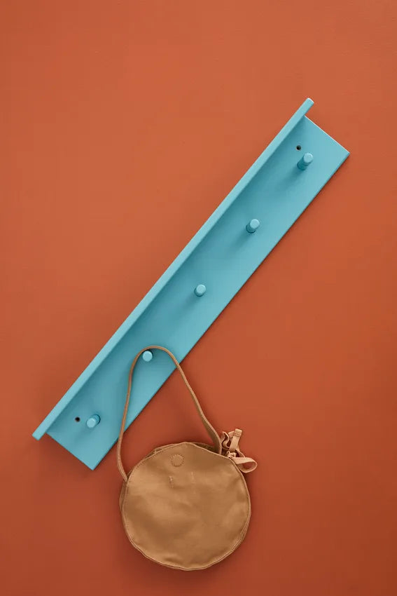 Kid’s shelf with hooks turqoise