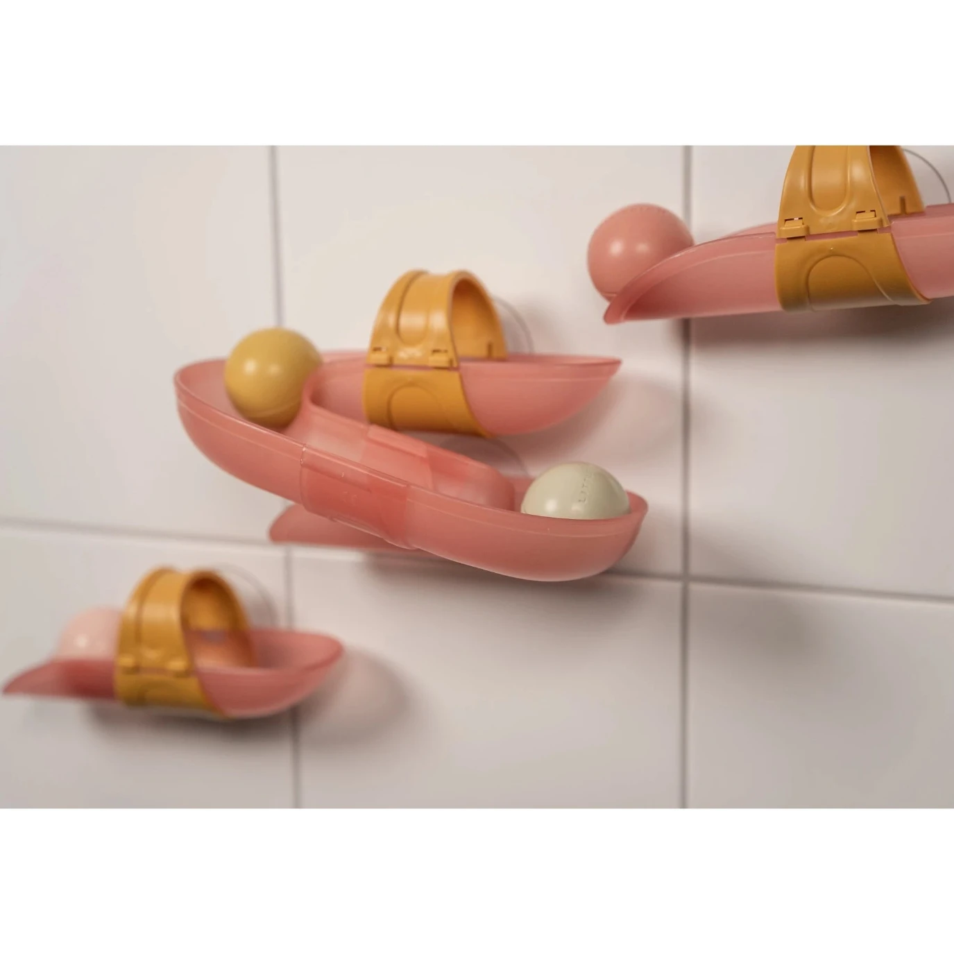 Bathtub ball track Pink
