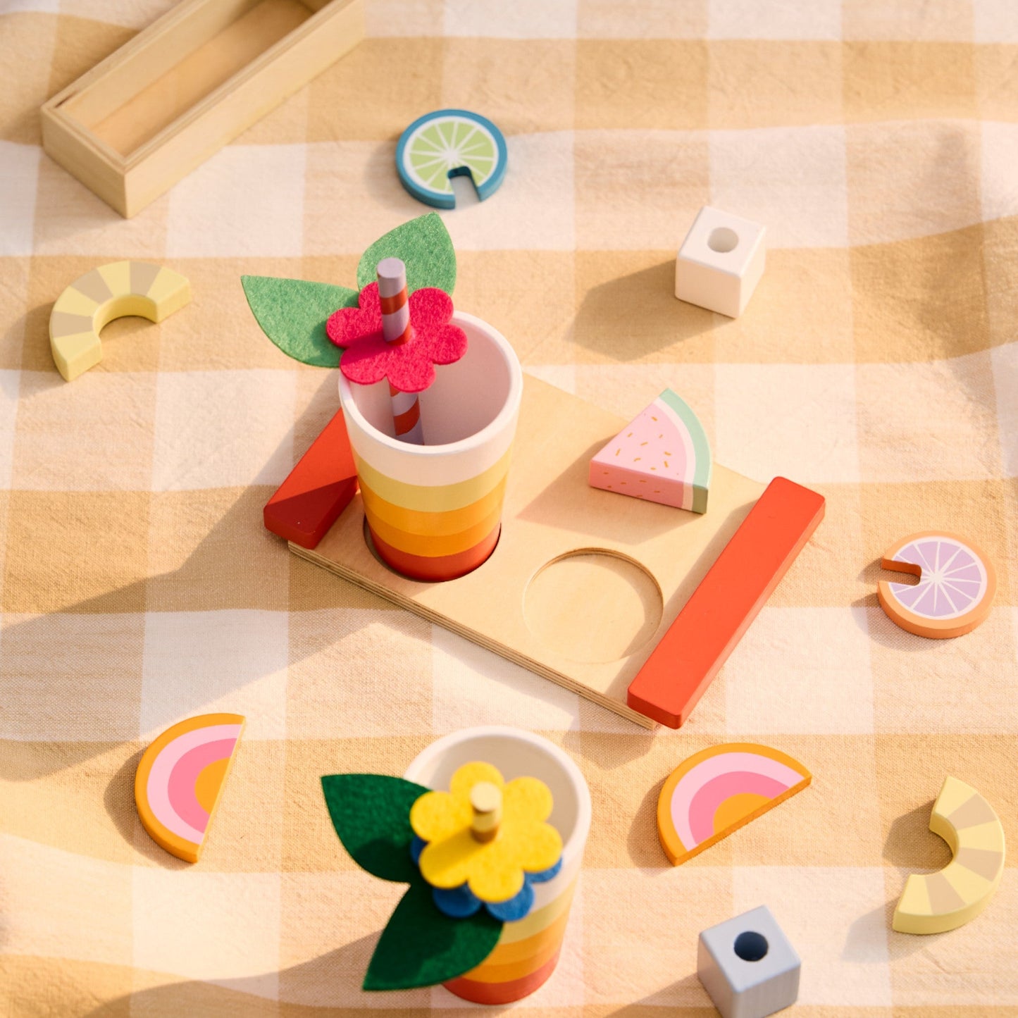 Wooden play set with fruit drinks
