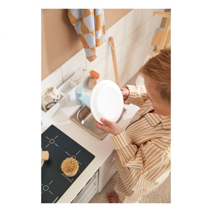 Play kitchen with dishwasher