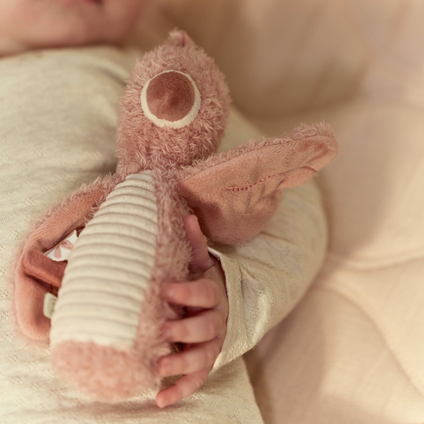 Flamingo rattle