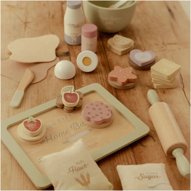 Wooden pastry set