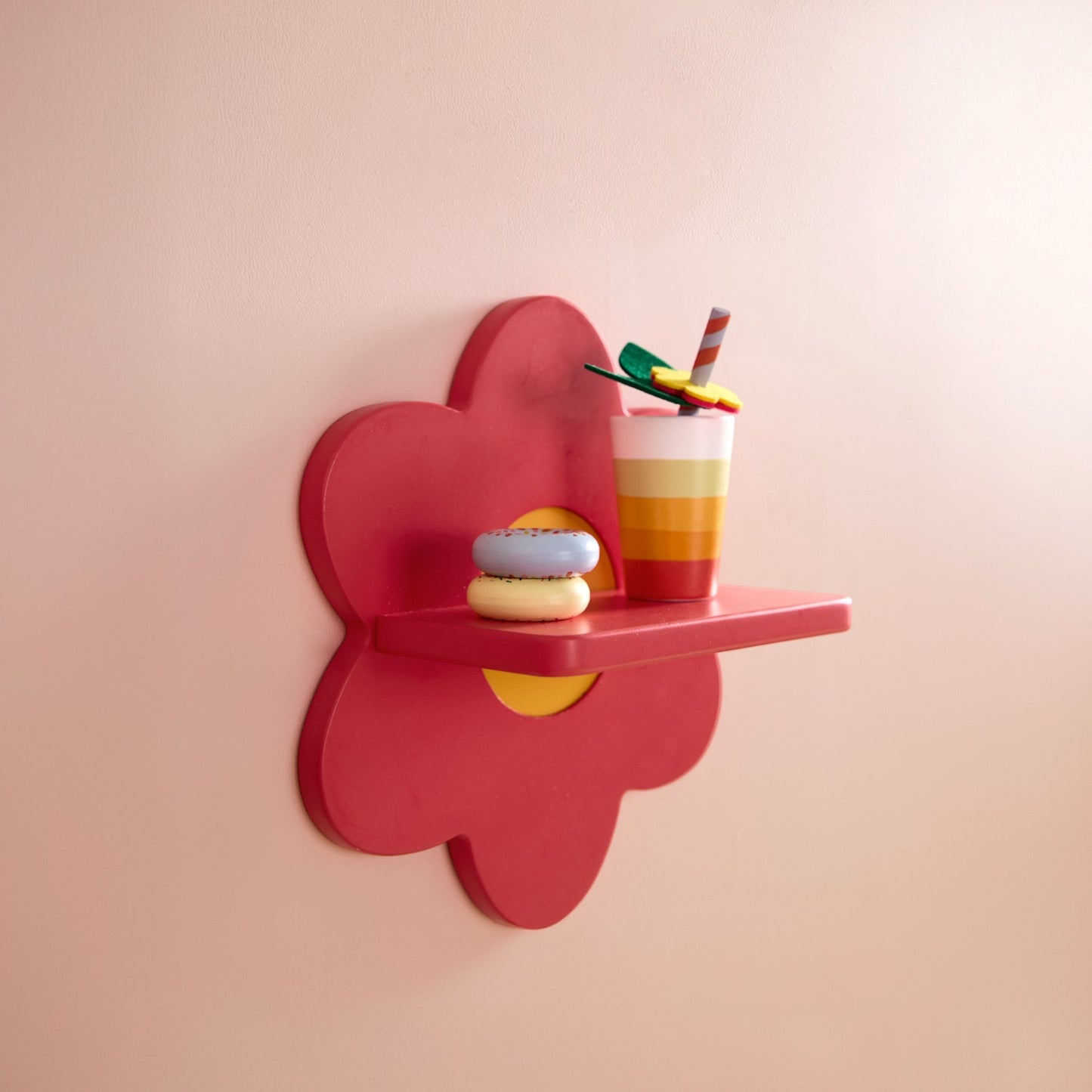 Wooden play set with fruit drinks