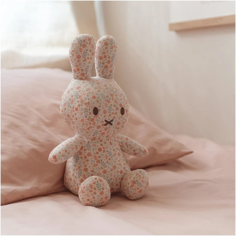 Miffy hug all -over print 20 cm