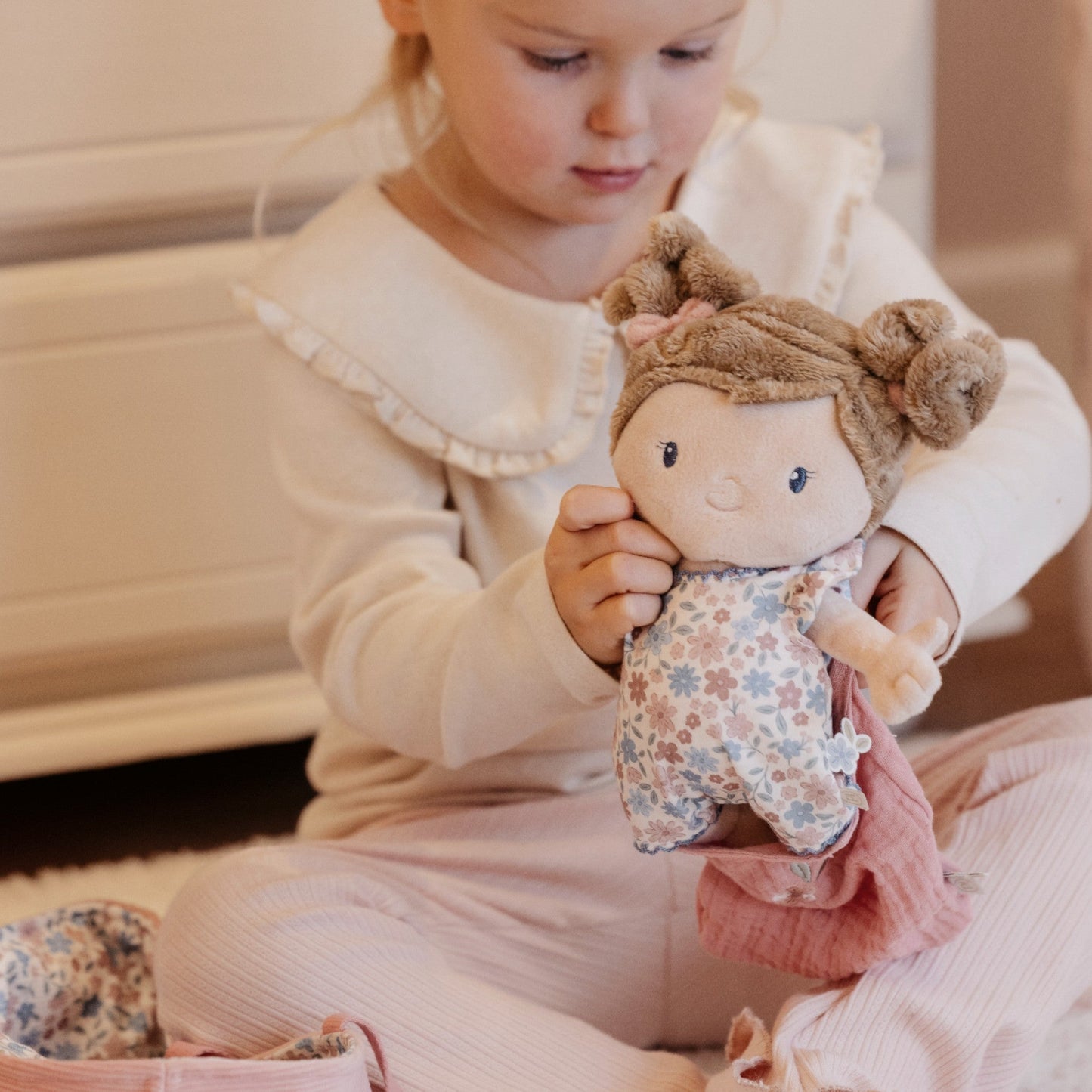Baby doll in basket Rosa 30 cm