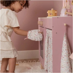 Wooden play kitchen – Pink