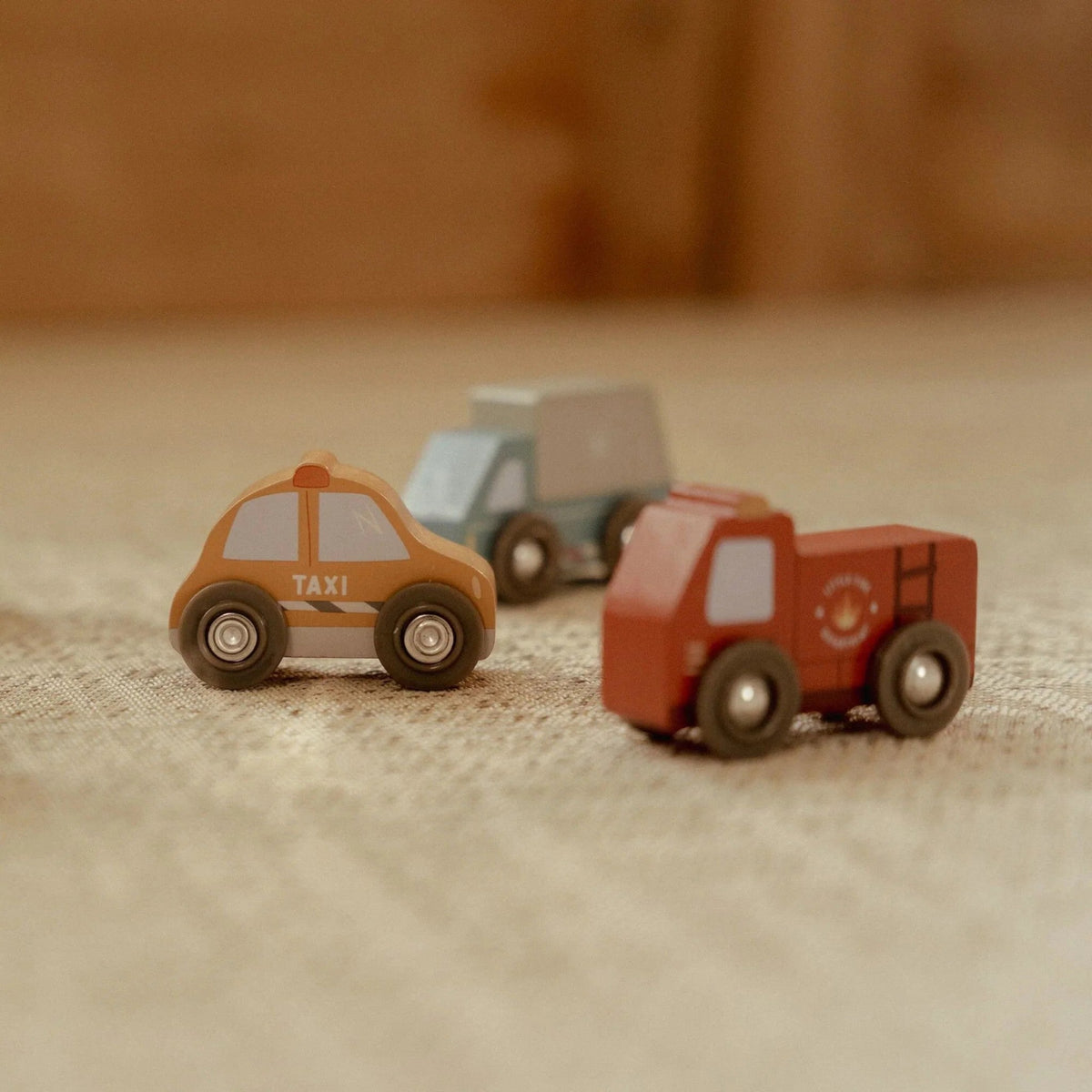 Wooden toy vehicle set