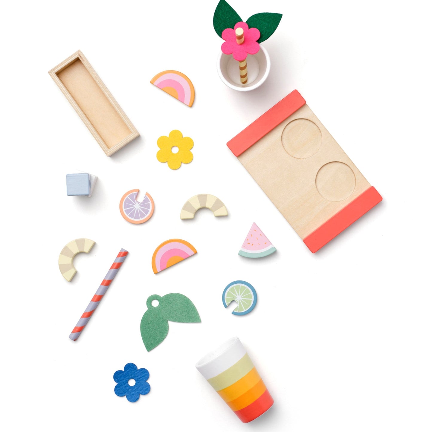 Wooden play set with fruit drinks
