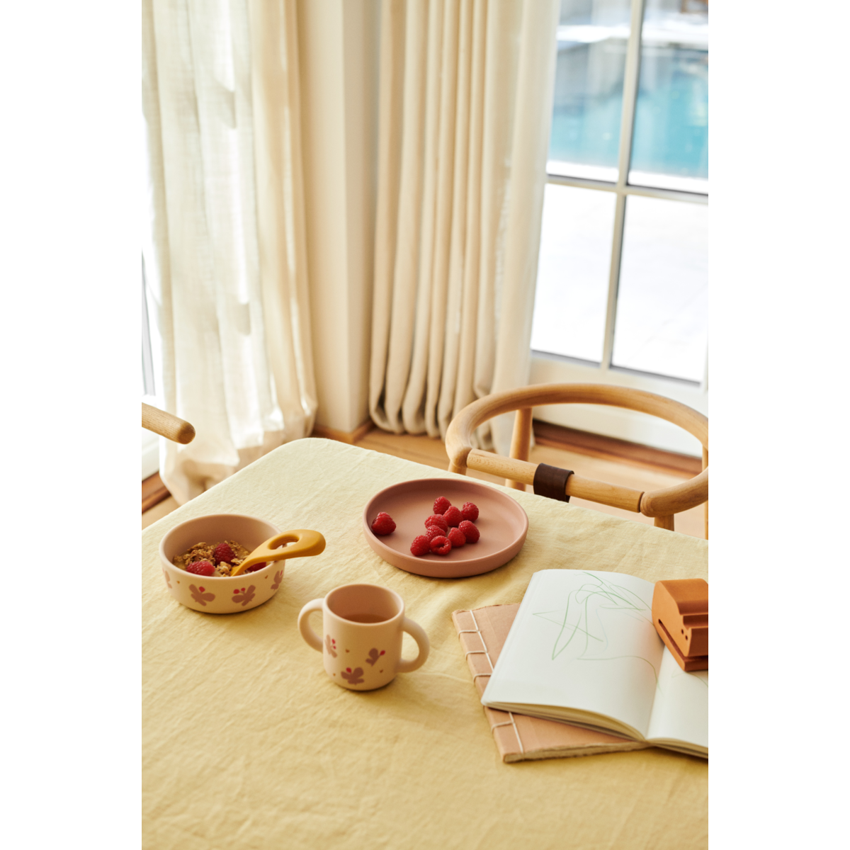 Vivi Tableware set Butterfly/Apple Blossom