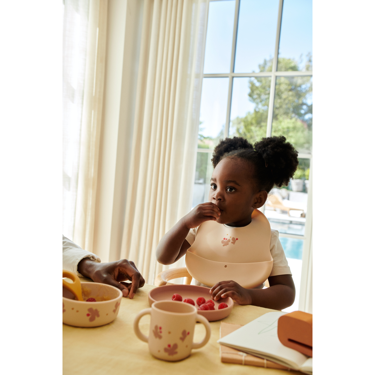 Vivi Tableware set Butterfly/Apple Blossom
