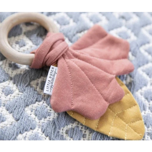 Crinkle Toy Leaves Pure & Nature – dark pink