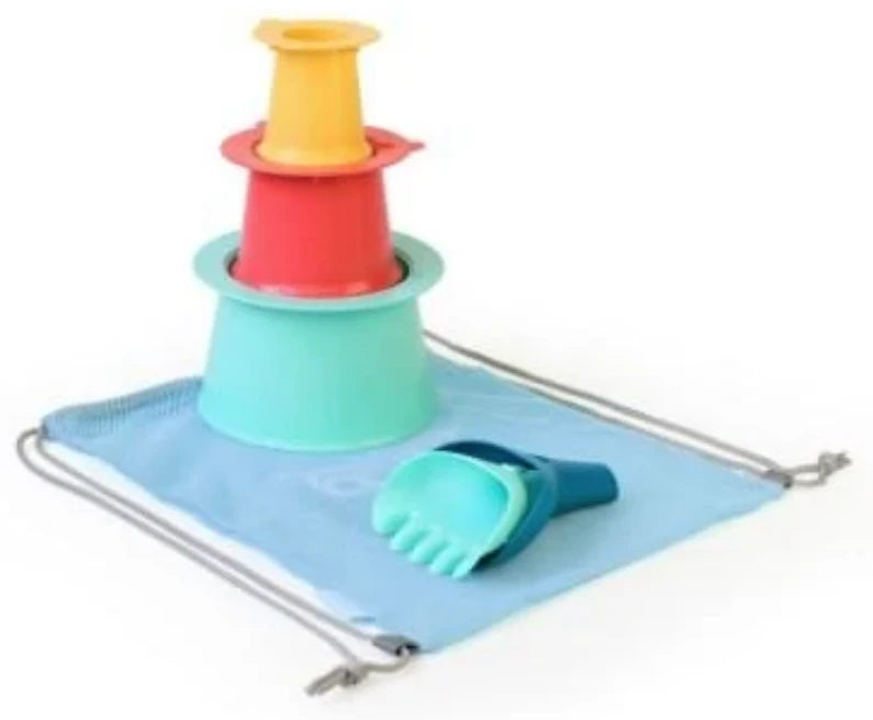 Toy set in a beach bag with pyramid and rake-shovel
