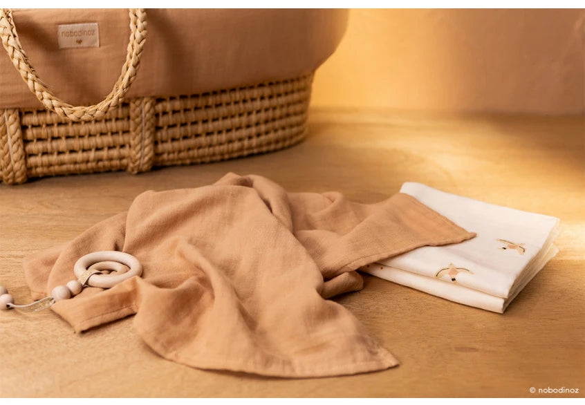 Butterfly swaddle • nude