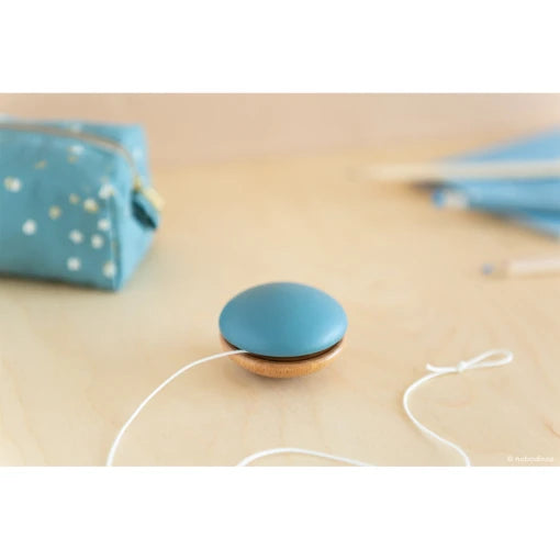 Wooden Yoyo • blue